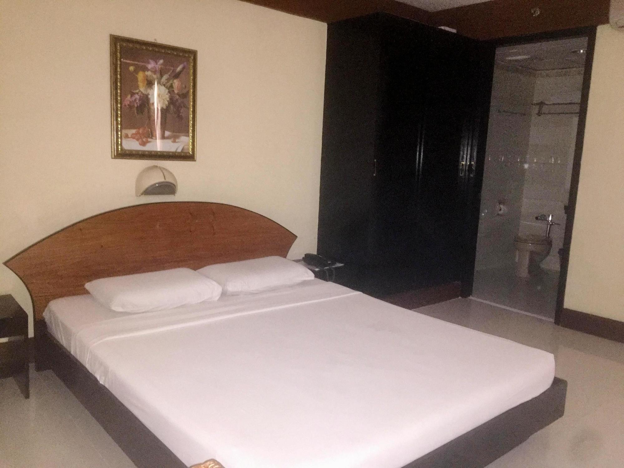 Paragon Suites Cebu Bagian luar foto