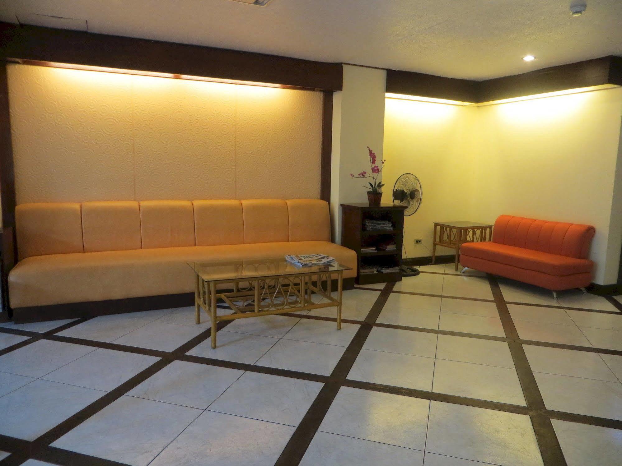 Paragon Suites Cebu Bagian luar foto