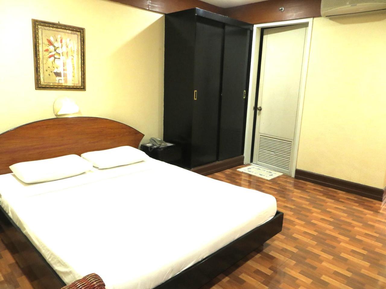 Paragon Suites Cebu Bagian luar foto
